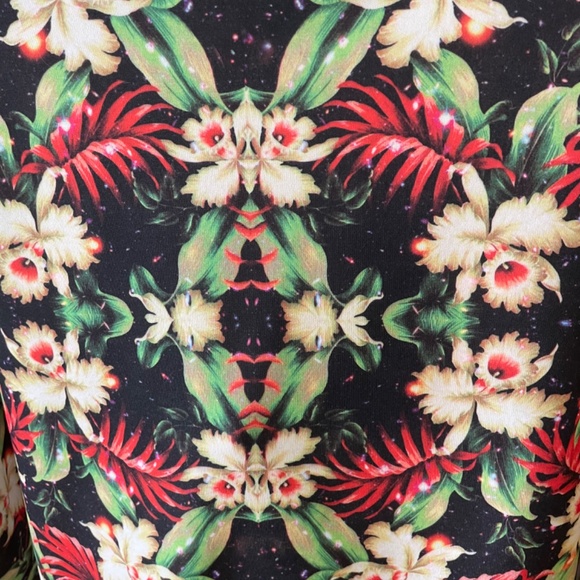 Hype long sleeve women’s shirt size 6, street style brand, psychedelic graphics - Picture 3 of 9